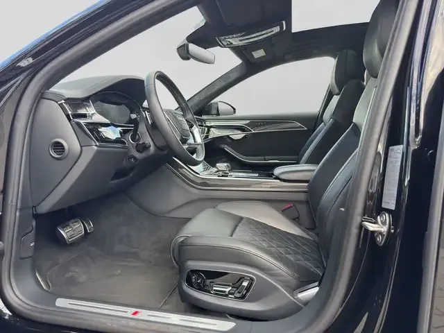 Audi S8