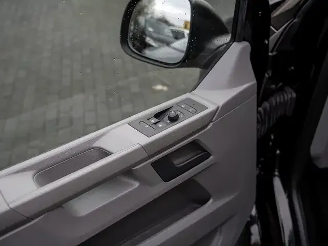 Volkswagen T6.1 Caravelle