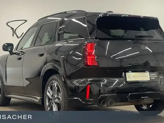 MINI John Cooper Works Countryman