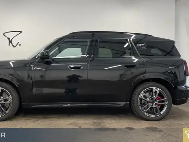 MINI John Cooper Works Countryman