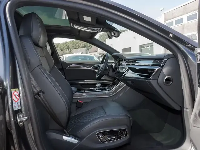 Audi S8