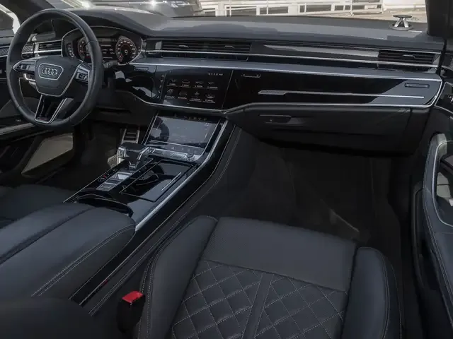 Audi S8
