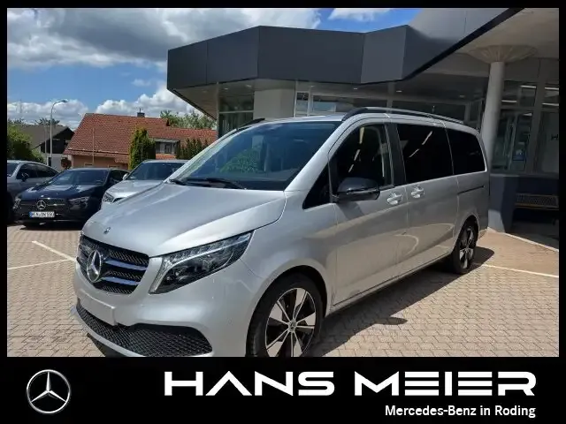 Mercedes-Benz V 220