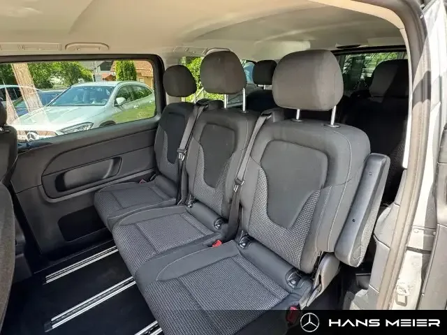 Mercedes-Benz V 220