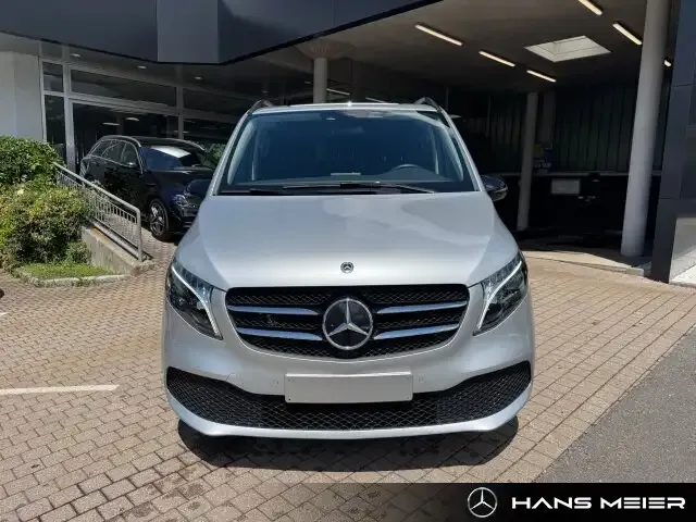 Mercedes-Benz V 220