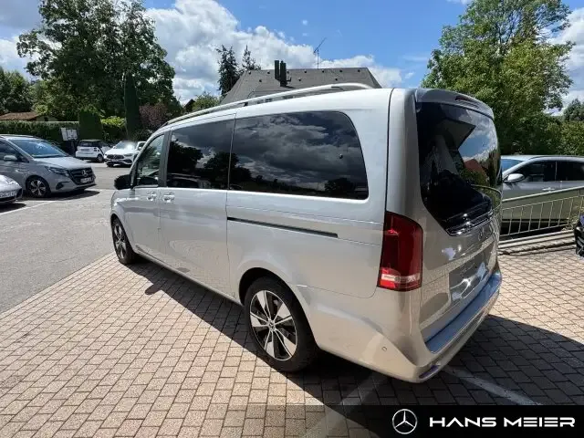 Mercedes-Benz V 220
