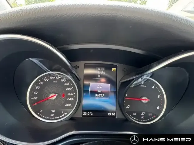 Mercedes-Benz V 220
