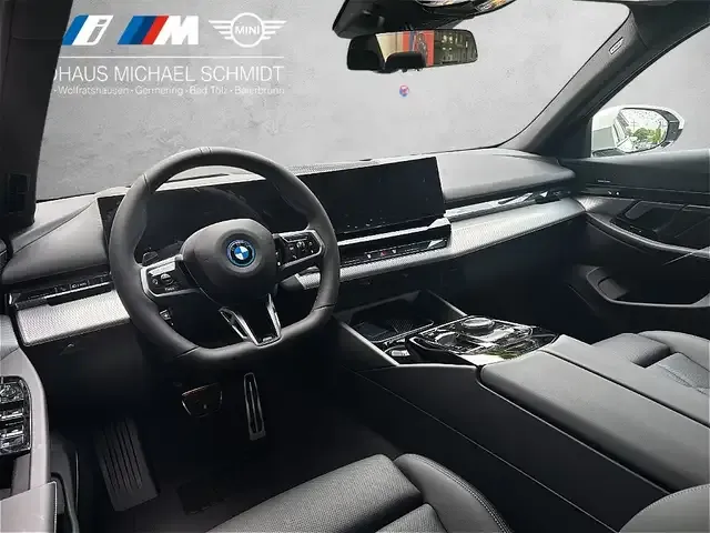 BMW i5