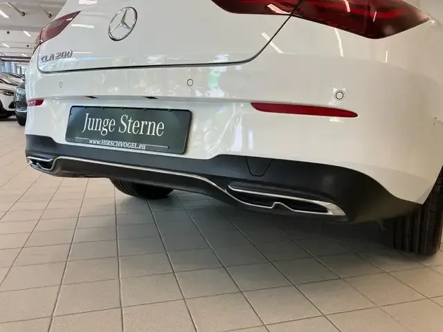 Mercedes-Benz CLA 200