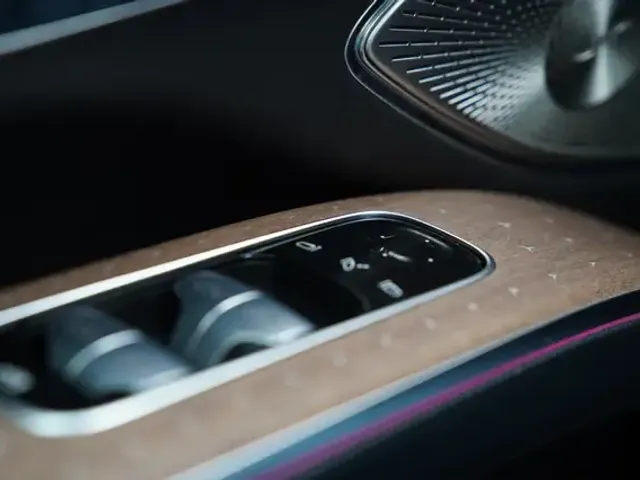 Mercedes-Benz EQS SUV