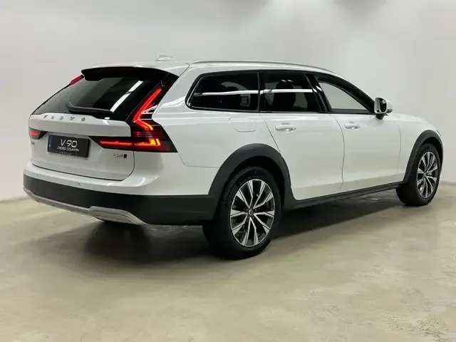 Volvo V90 Cross Country