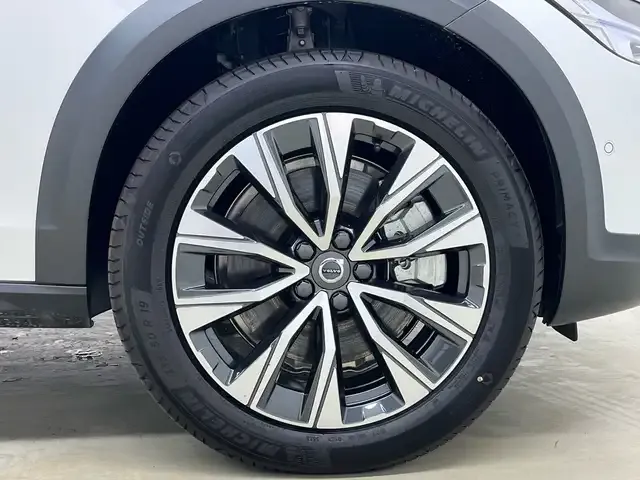 Volvo V90 Cross Country