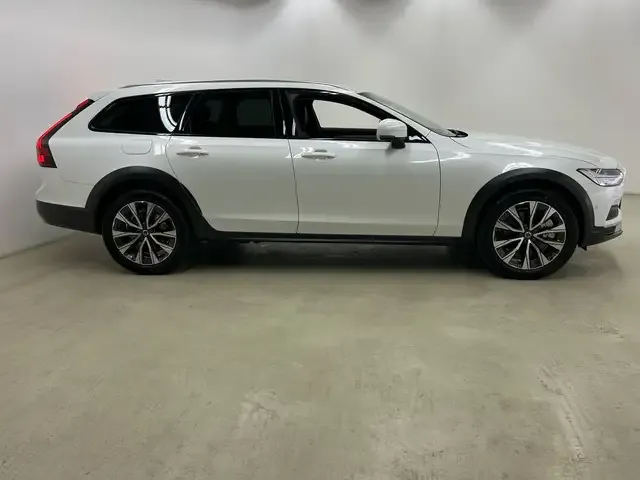 Volvo V90 Cross Country