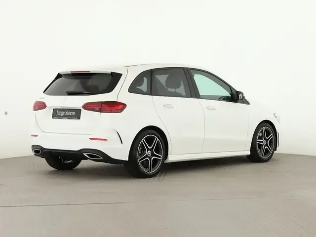 Mercedes-Benz B 180