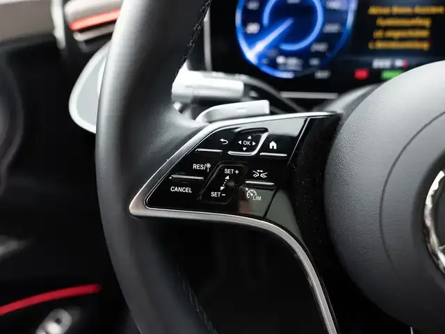 Mercedes-Benz EQS