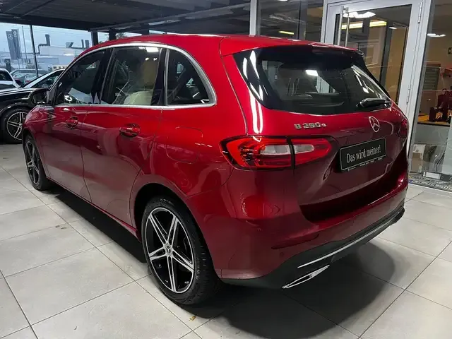 Mercedes-Benz B 250