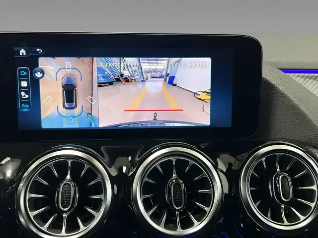 Mercedes-Benz GLA 220