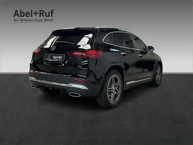 Mercedes-Benz GLA 220