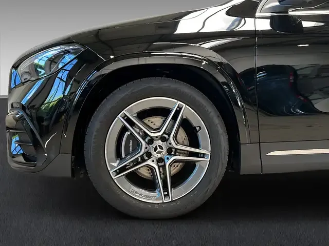 Mercedes-Benz GLA 220