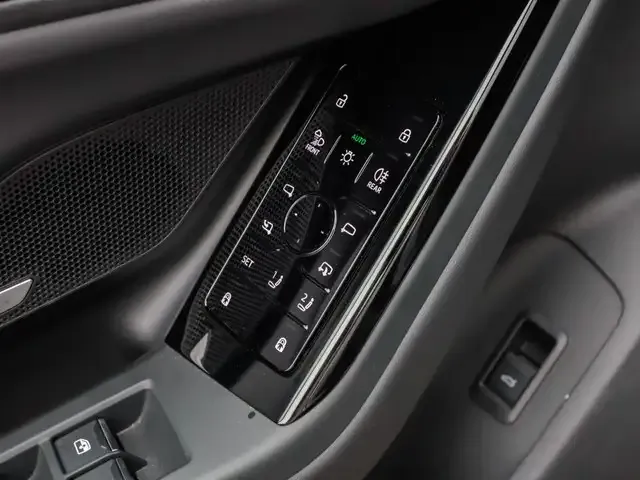 Audi S6 e-tron