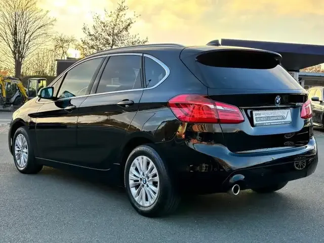 BMW 218