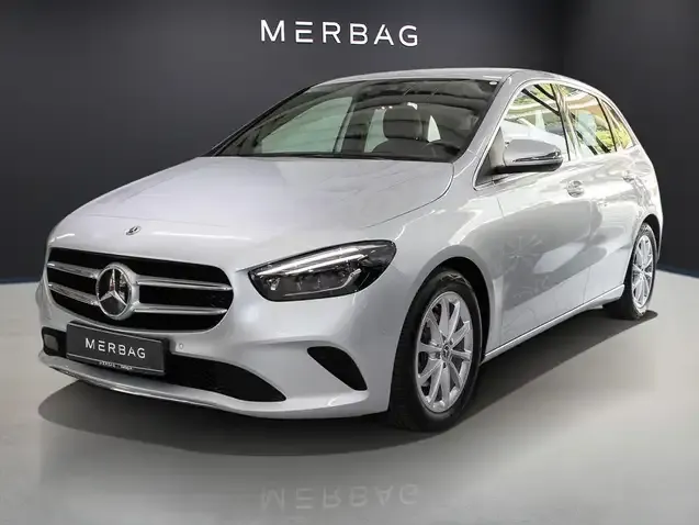 Mercedes-Benz B 180