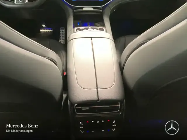 Mercedes-Benz EQE 43