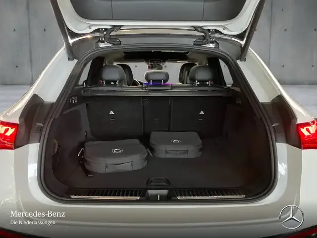 Mercedes-Benz EQE 43