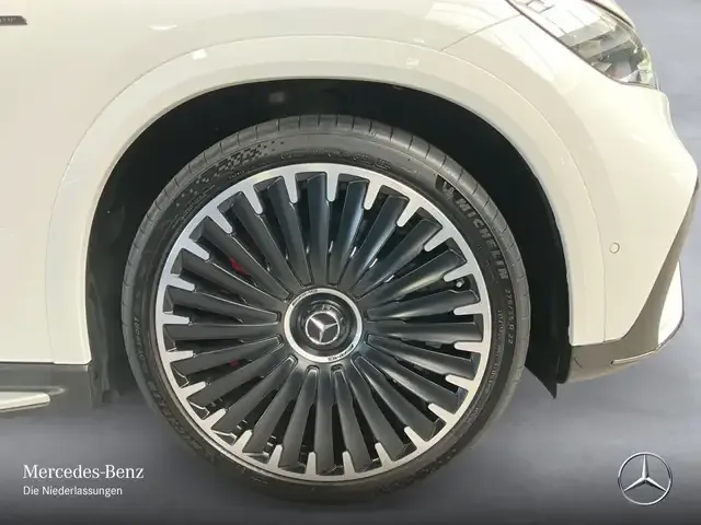 Mercedes-Benz EQE 43