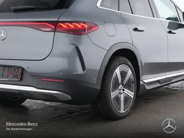 Mercedes-Benz EQE SUV