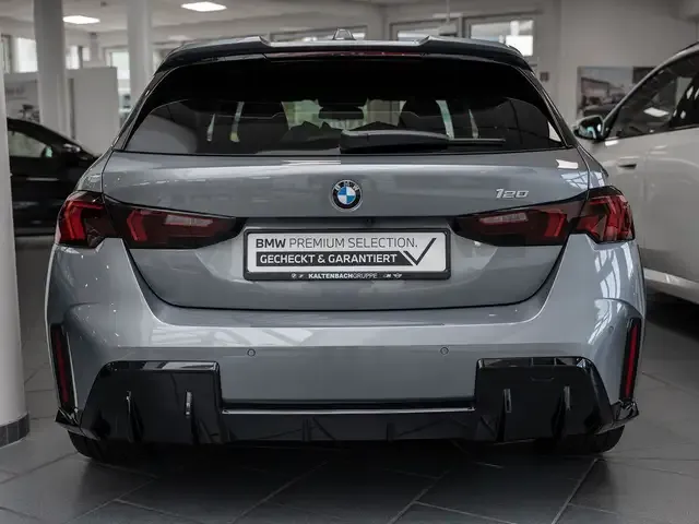 BMW 120