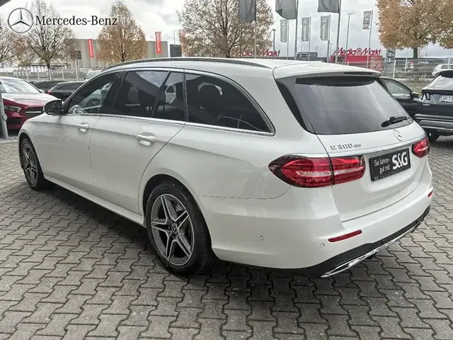 Mercedes-Benz E 300