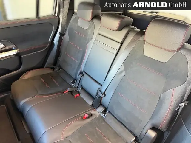 Mercedes-Benz GLB 220