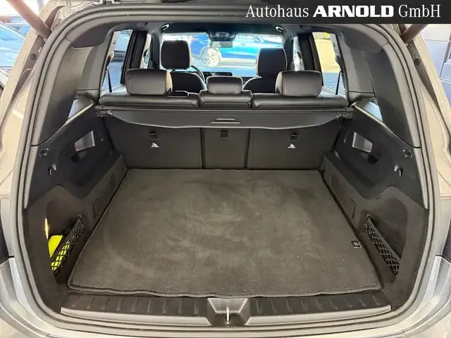 Mercedes-Benz GLB 220