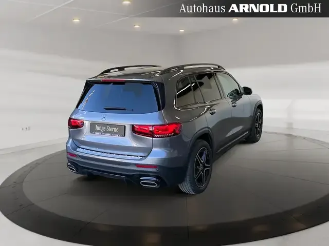 Mercedes-Benz GLB 220