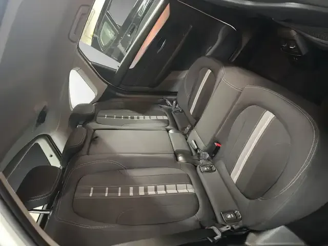 BMW 225