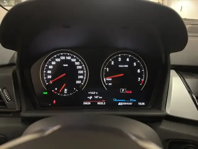 BMW 225