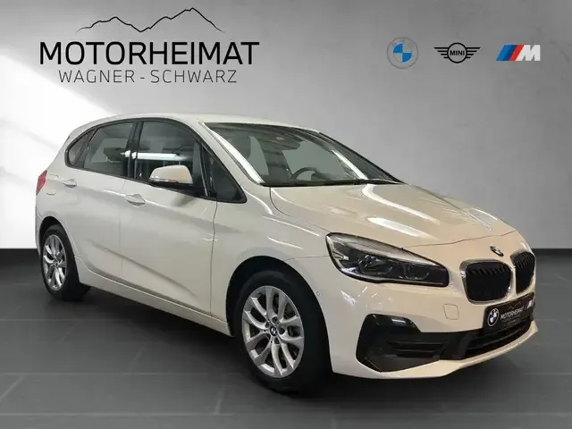 BMW 225