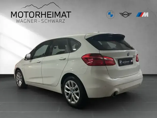 BMW 225