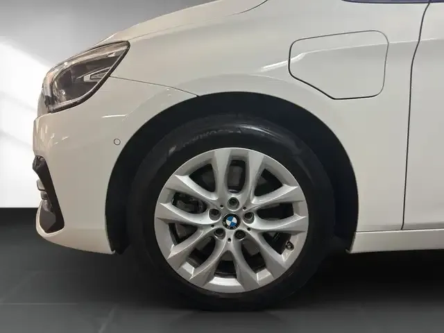 BMW 225