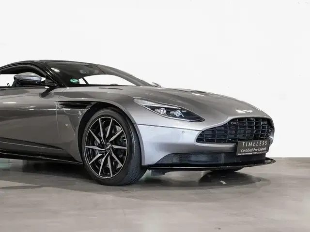 Aston Martin DB11