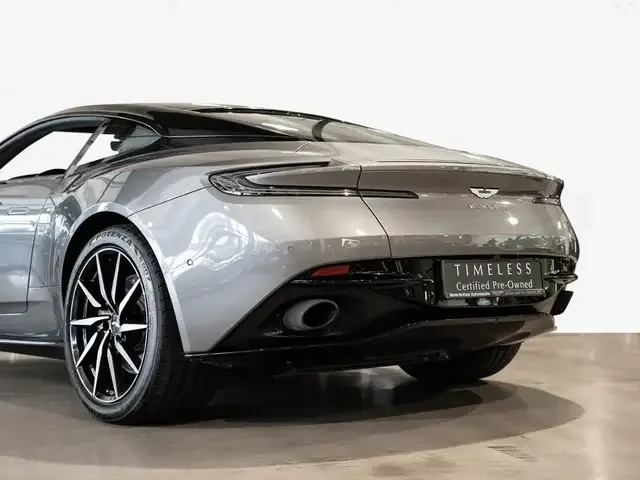 Aston Martin DB11