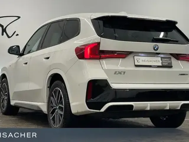 BMW iX1