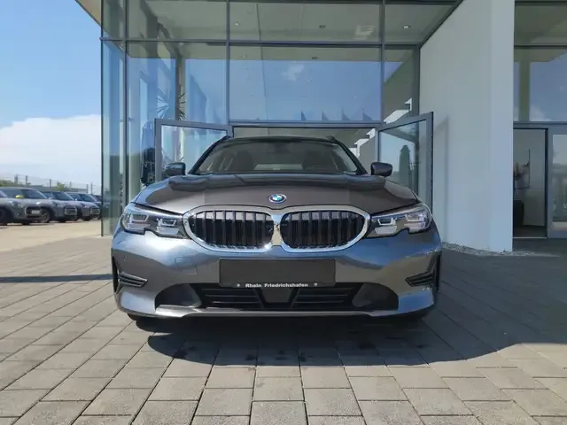 BMW 330