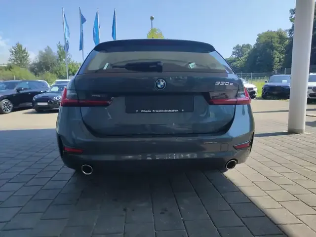 BMW 330