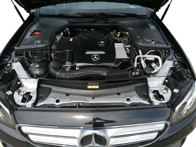 Mercedes-Benz E 200