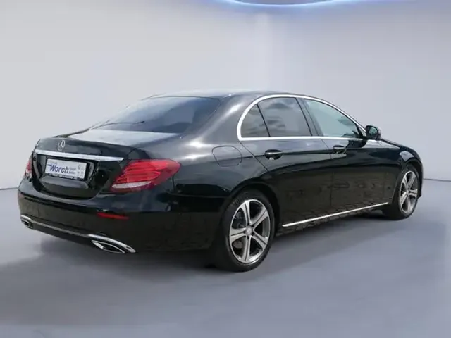 Mercedes-Benz E 200