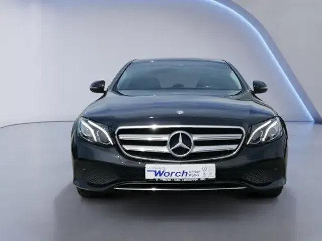 Mercedes-Benz E 200