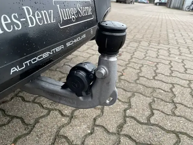 Mercedes-Benz EQA 300