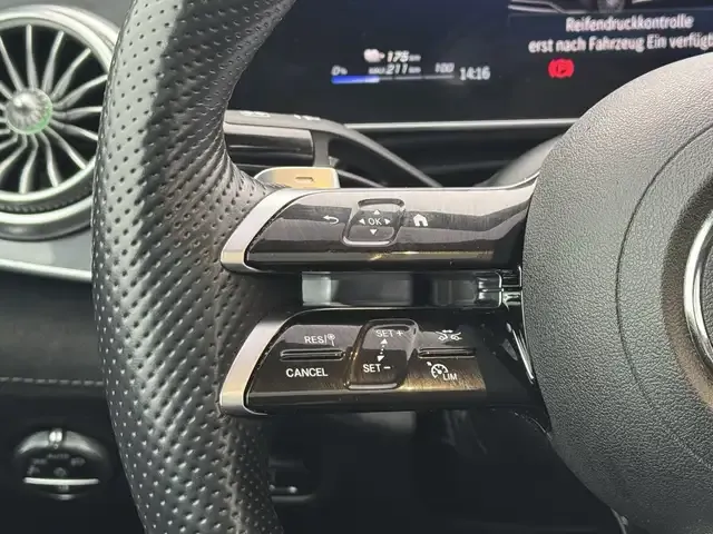 Mercedes-Benz EQE 350